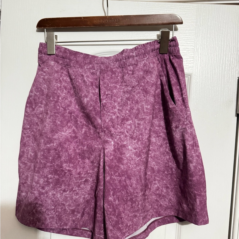 Lululemon pace breaker 7 inch. Medium
